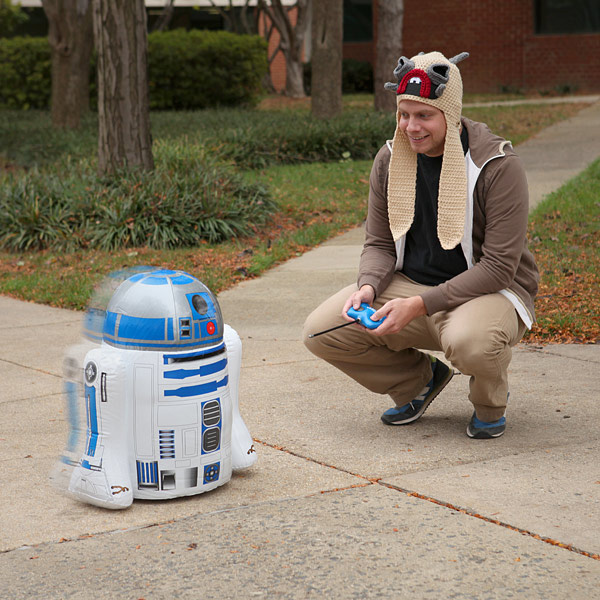 Надувной R2D2 с дистанционным пультом управления (видео)