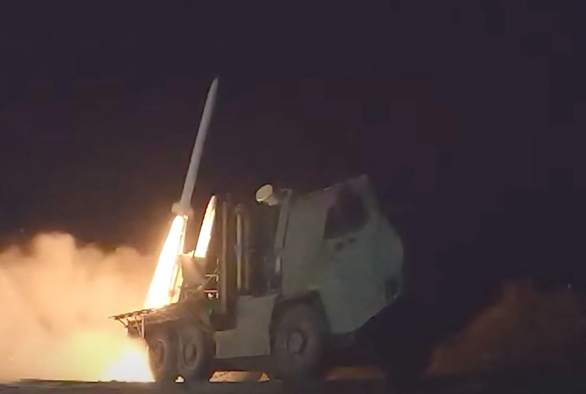 Raven air defence system launches ASRAAM missile to intercept air threats during frontline operations