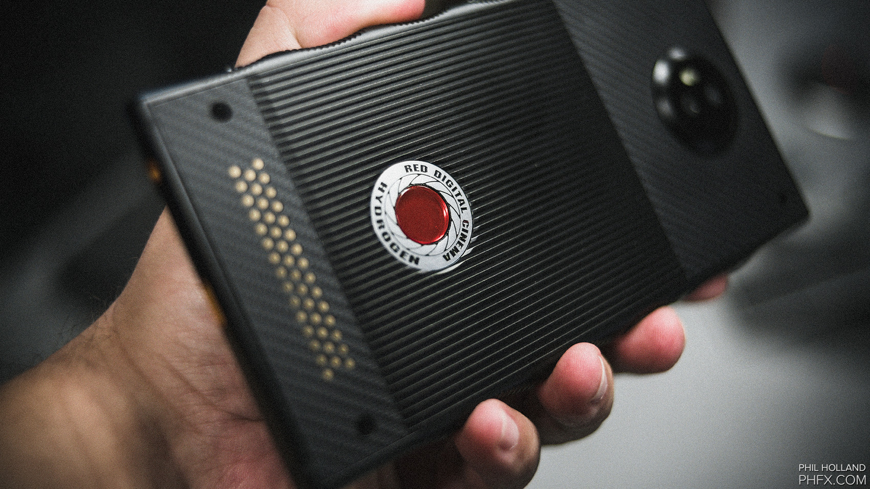 red-hydrogen-one-release-date-price-3.jpg