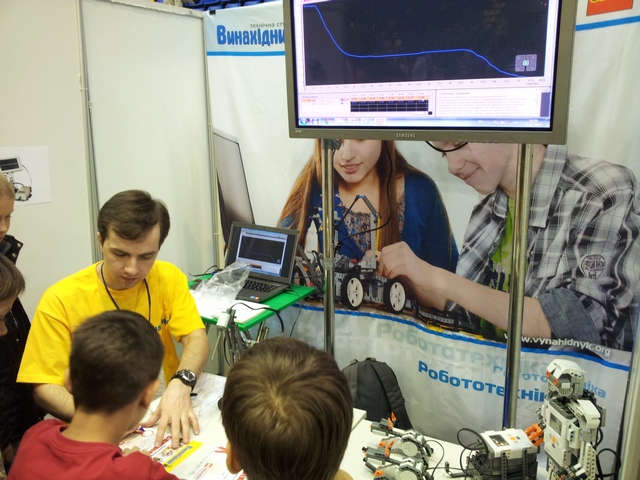 Попадание в робо-сказку: фоторепортаж с фестиваля робототехники «Robotica 2013»-23