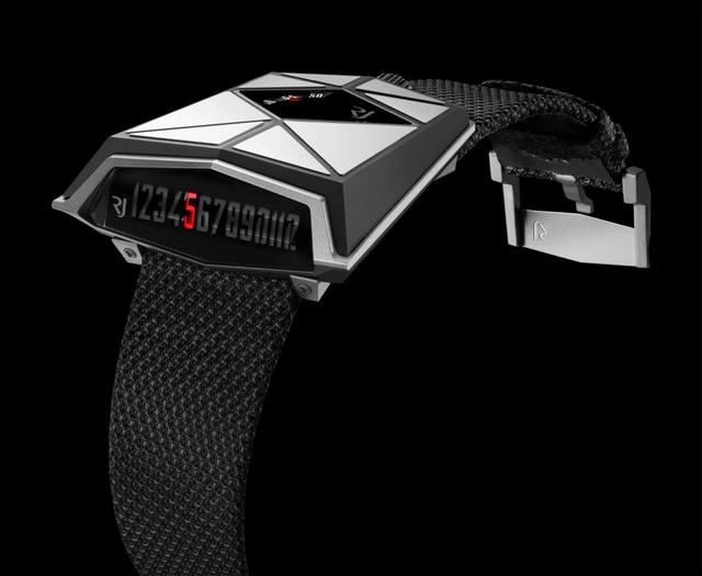 Romain Jerome Spacecraft: часы для пилотов будущего за 190 000 гривен Romain Jerome Spacecraft: часы для пилотов будущего за 190 000 гривен
