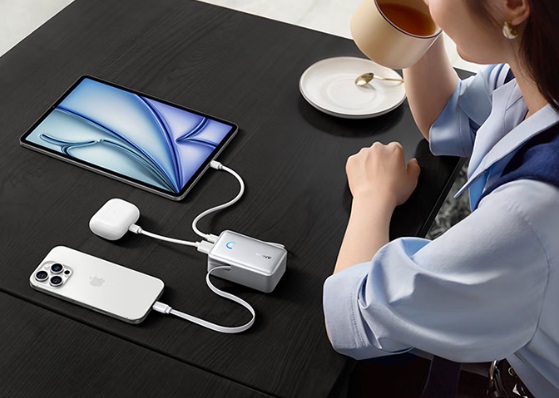 Anker S1 external battery with cable