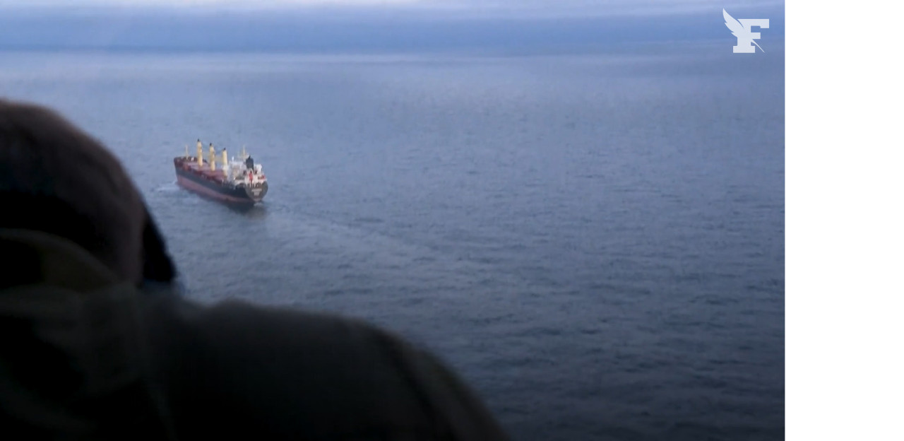 A merchant vessel during an Atlantique 2 patrol. Illustration: Le Figaro