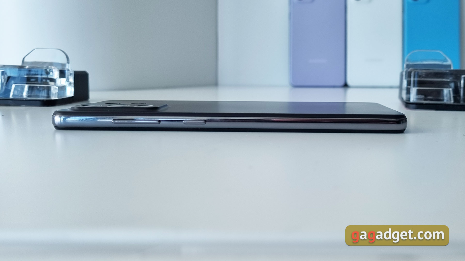 Смартфоны Samsung Galaxy A72, A52 и A32 своими глазами-17