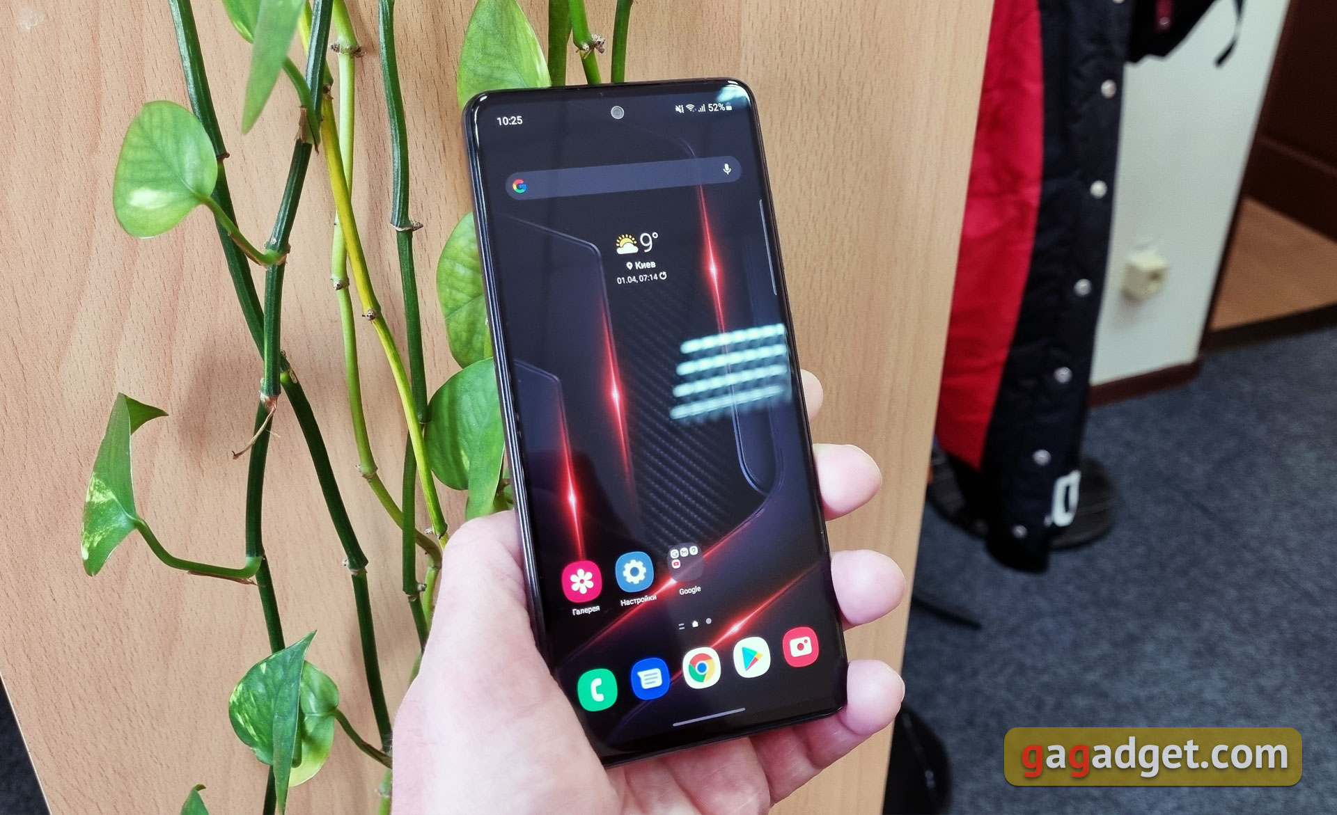 Samsung Galaxy A72 VS Galaxy A52 Review: Mid-Range Phones with Flagship Ambitions-4