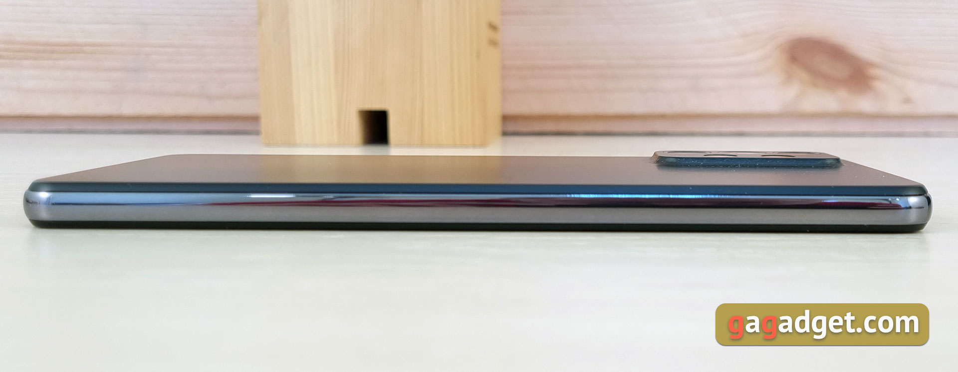 Samsung Galaxy A72 VS Galaxy A52 Review: Mid-Range Phones with Flagship Ambitions-12