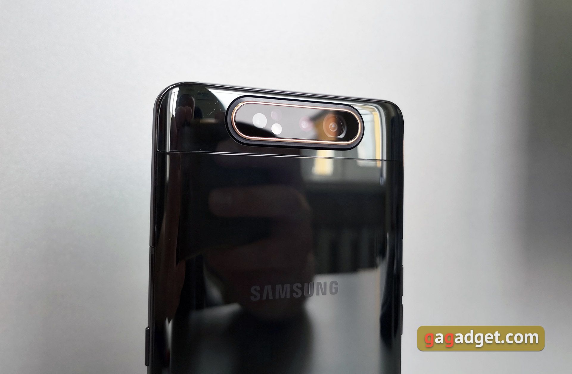Обзор Samsung Galaxy A80: смартфон-эксперимент с поворотной камерой и огромным дисплеем-20
