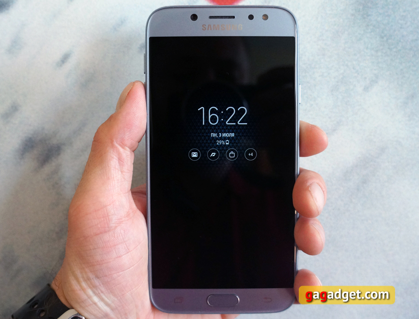 Обзор Samsung Galaxy J7 (2017): скромняга с амбициями
