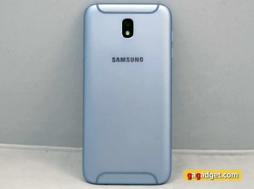 Обзор Samsung Galaxy J7 (2017): скромняга с амбициями-10