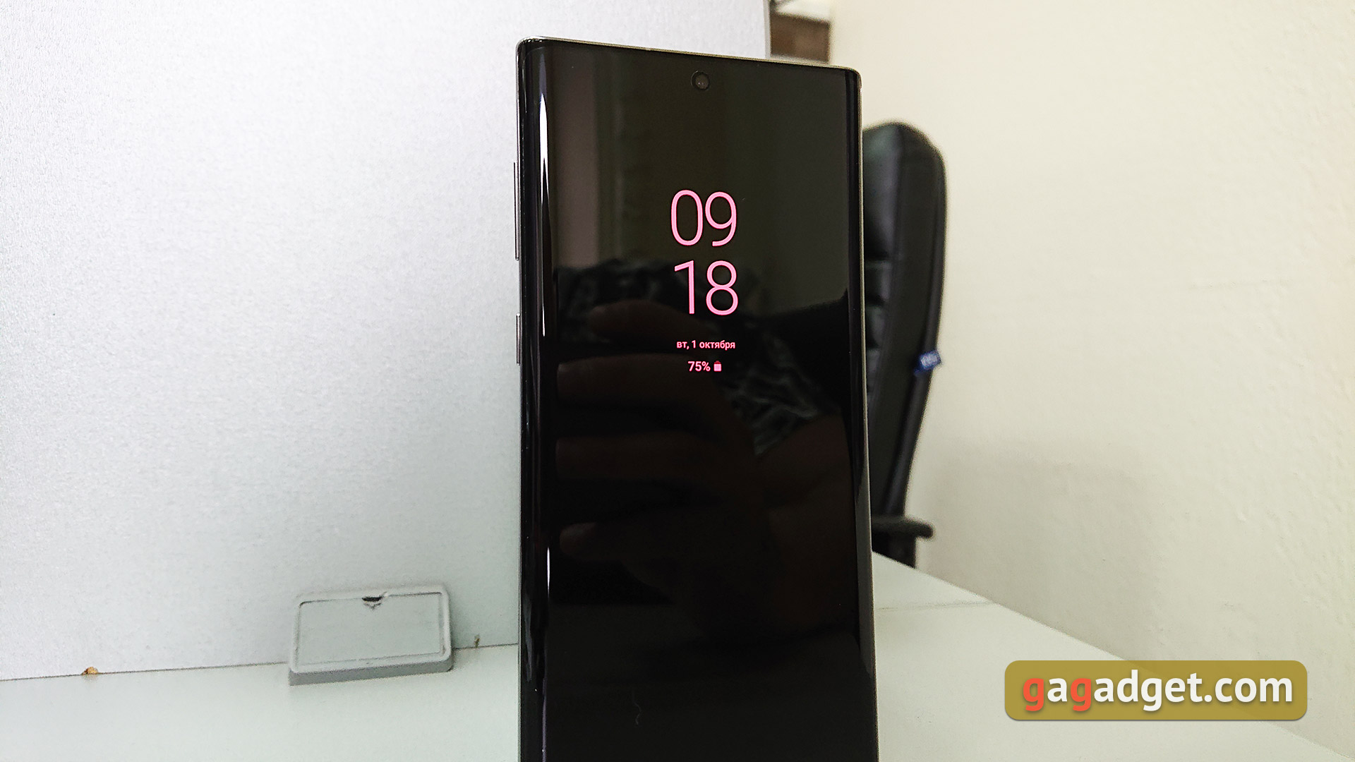 Огляд Samsung Galaxy Note10: той самий флагман, але дещо менший-5