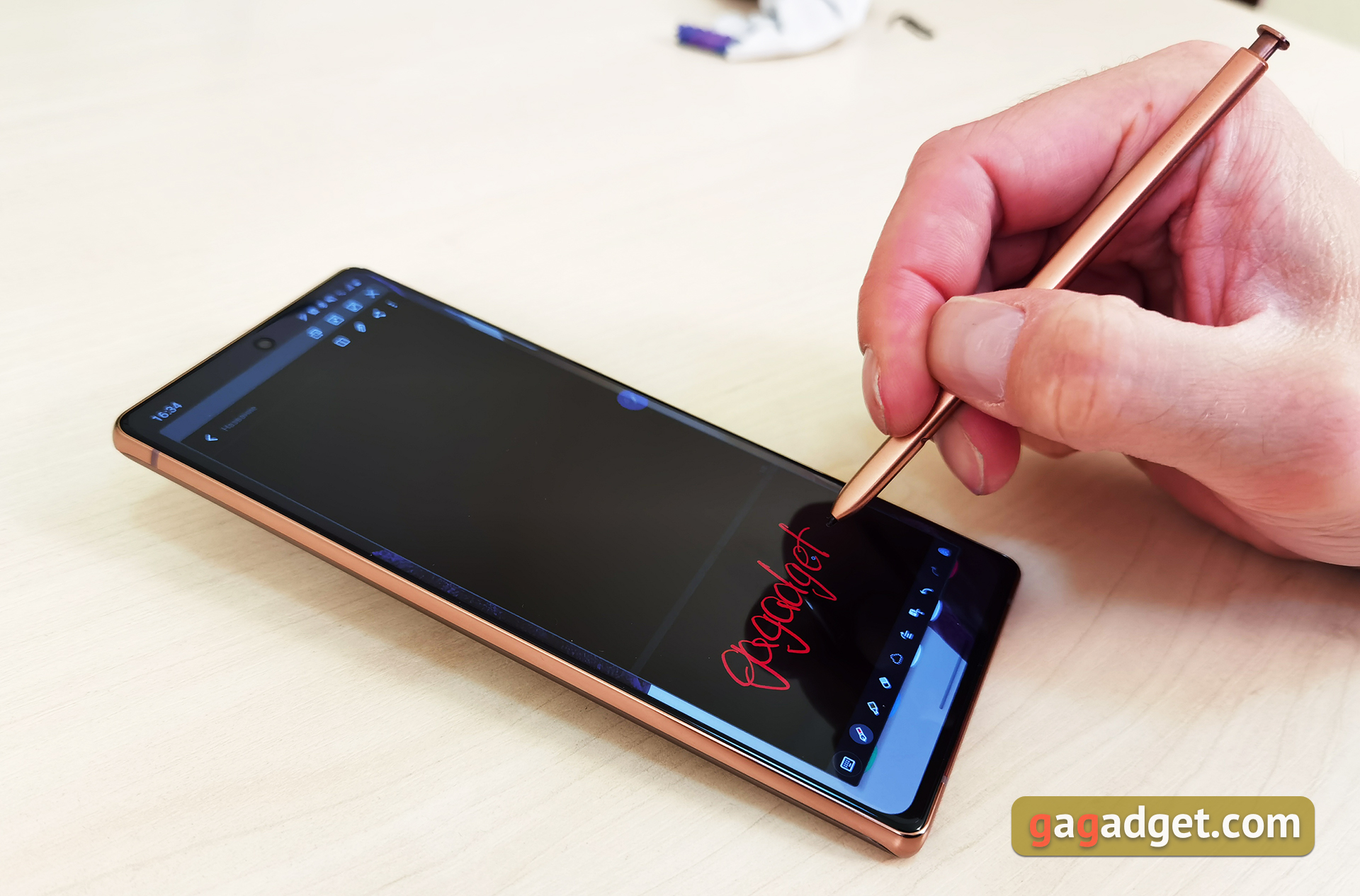 Обзор Samsung Galaxy Note20: у нас с собой было три камеры, стилус и пластиковый корпус-323