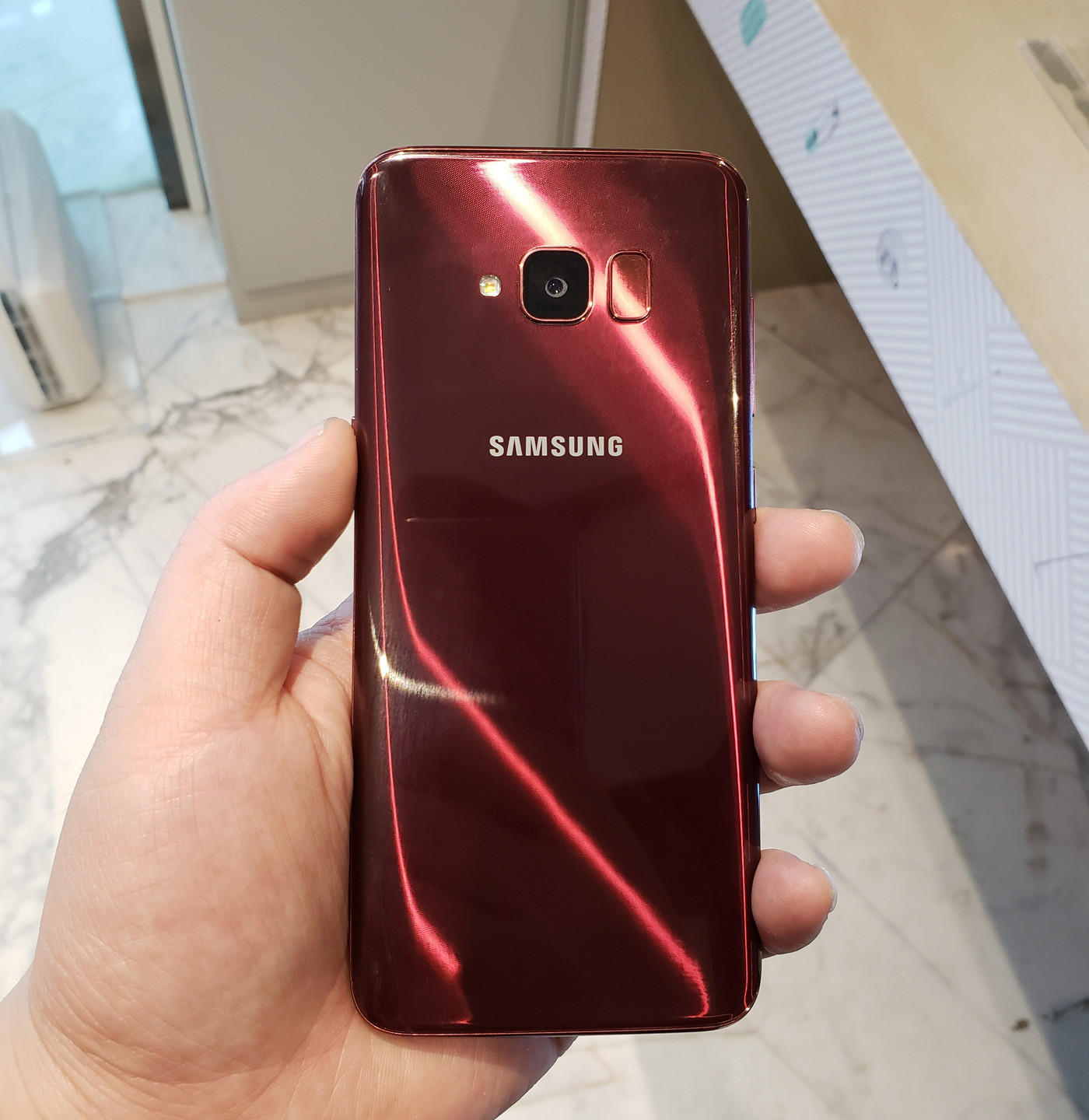 samsung-galaxy-s-lite-luxury-2.jpg