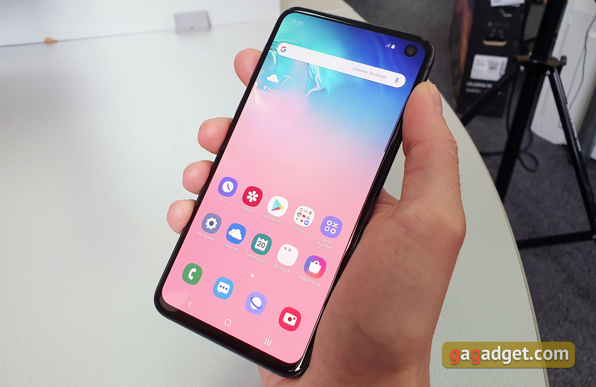 Огляд Samsung Galaxy S10e: менше - не означає гірше-3