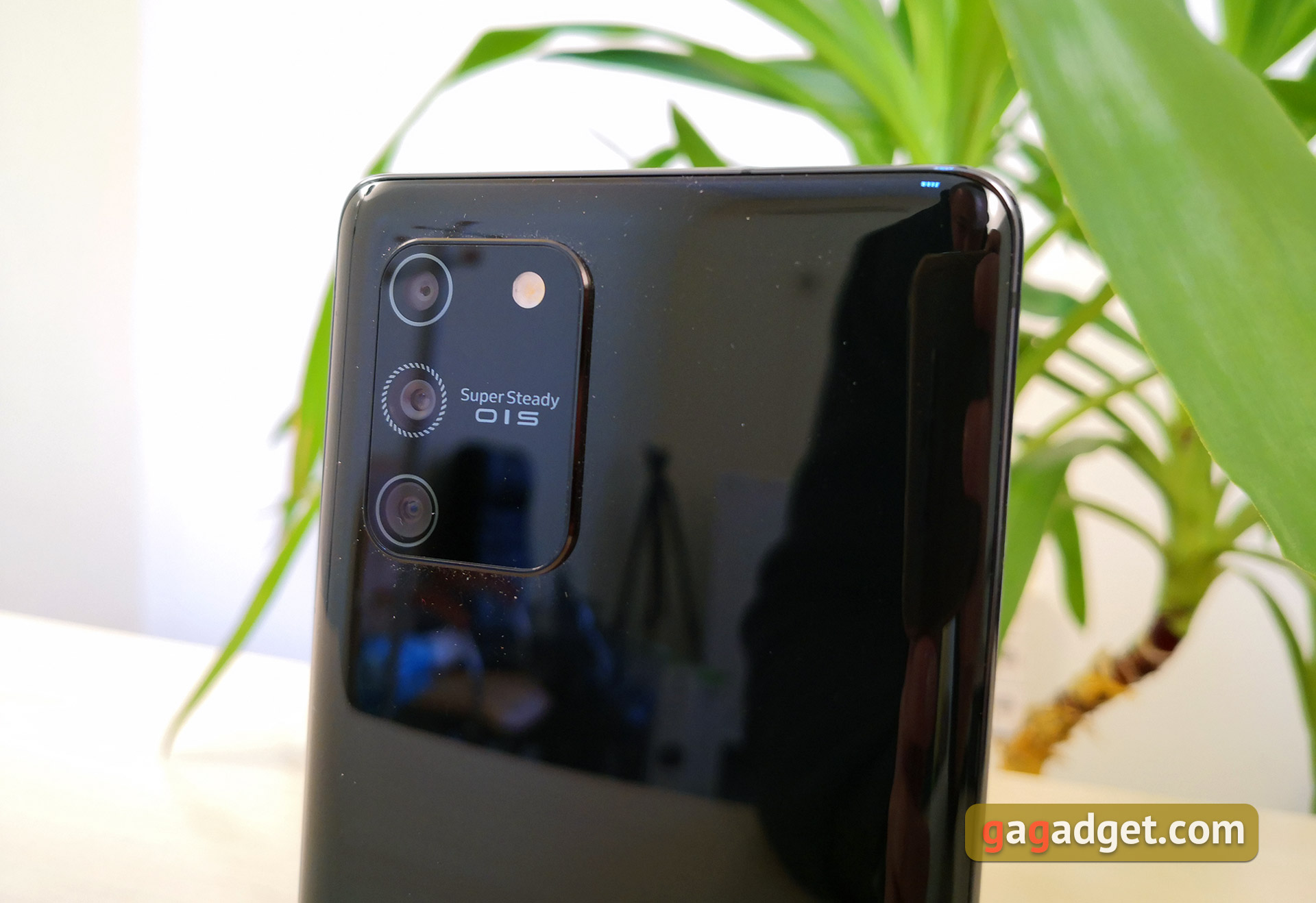Обзор Samsung Galaxy S10 Lite: флагман на минималках-11