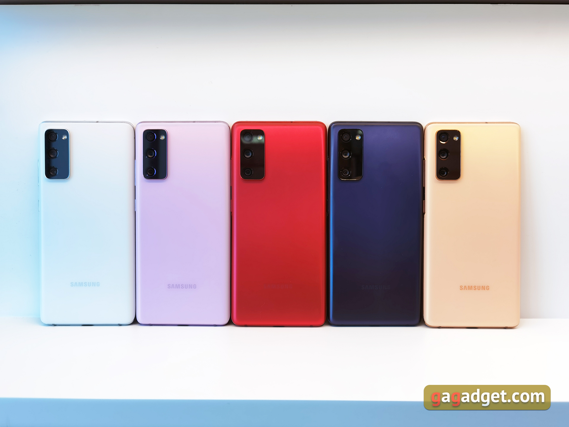 "Молодёжный" флагман Samsung Galaxy S20 FE своими глазами-13