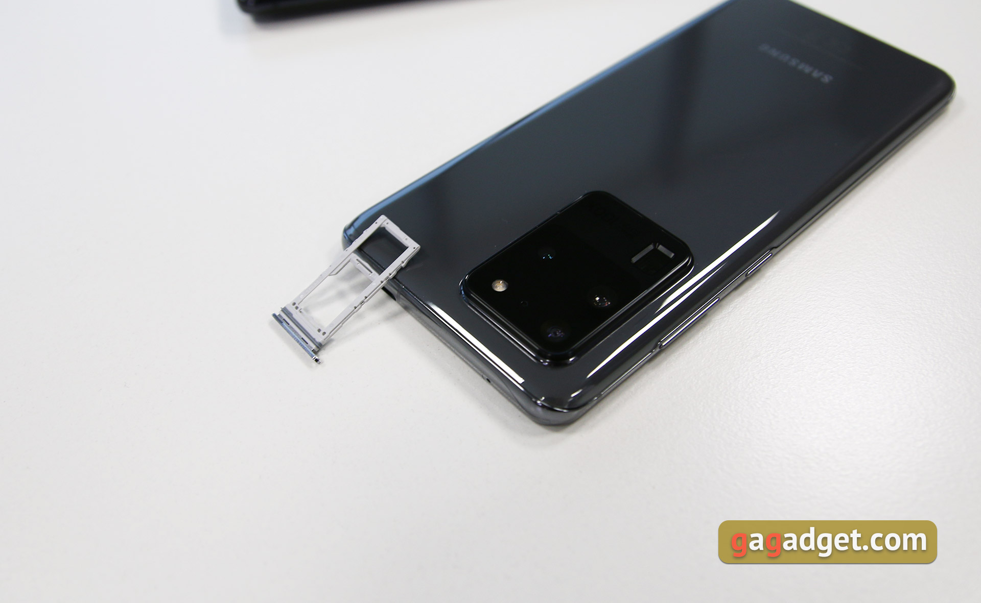 Космический зум и быстрые экраны: Samsung Galaxy S20, Galaxy S20 Plus и Galaxy S20 Ultra своими глазами-9
