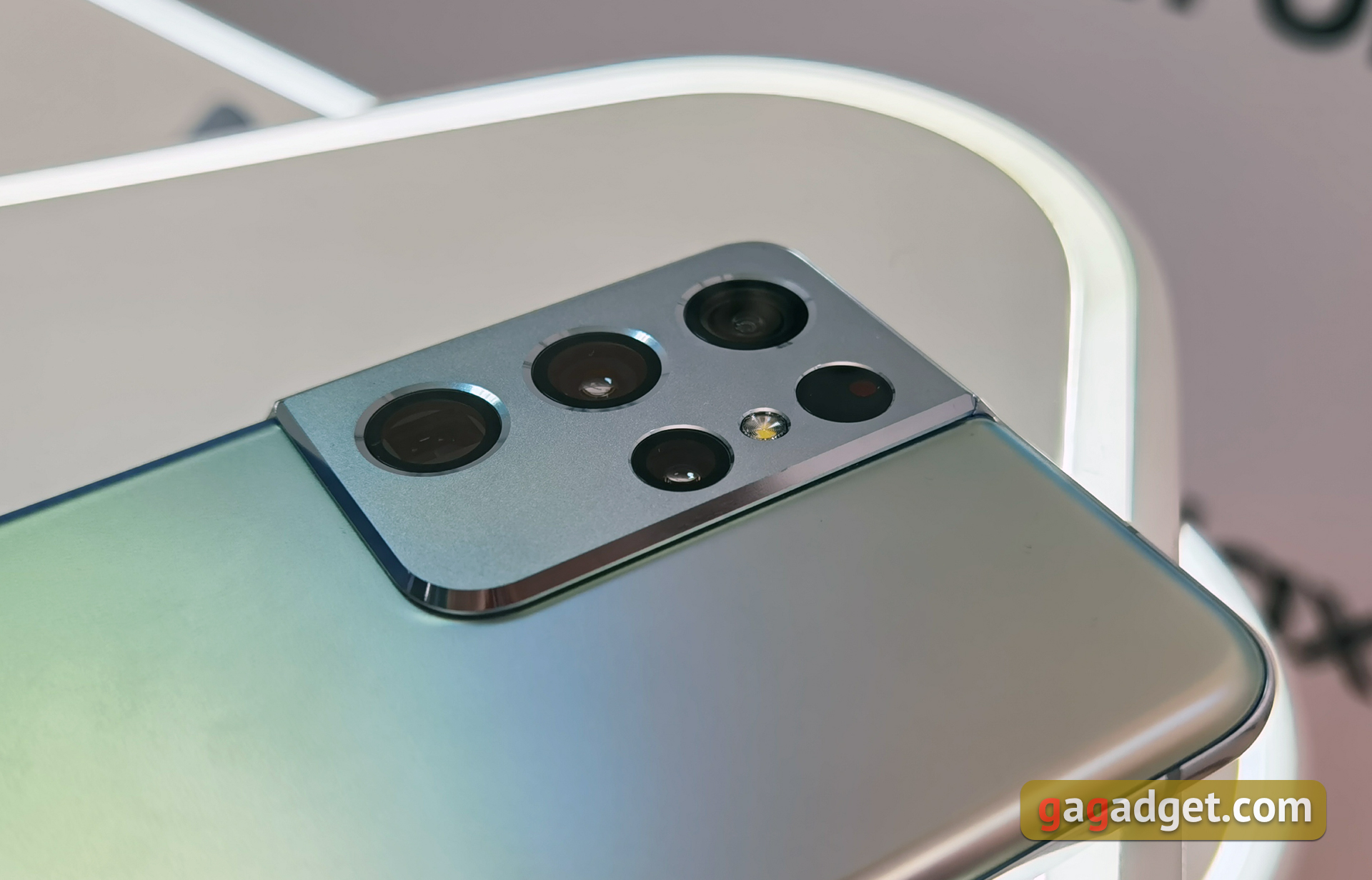 Флагманская линейка Samsung Galaxy S21 и наушники Galaxy Buds Pro своими глазами-10