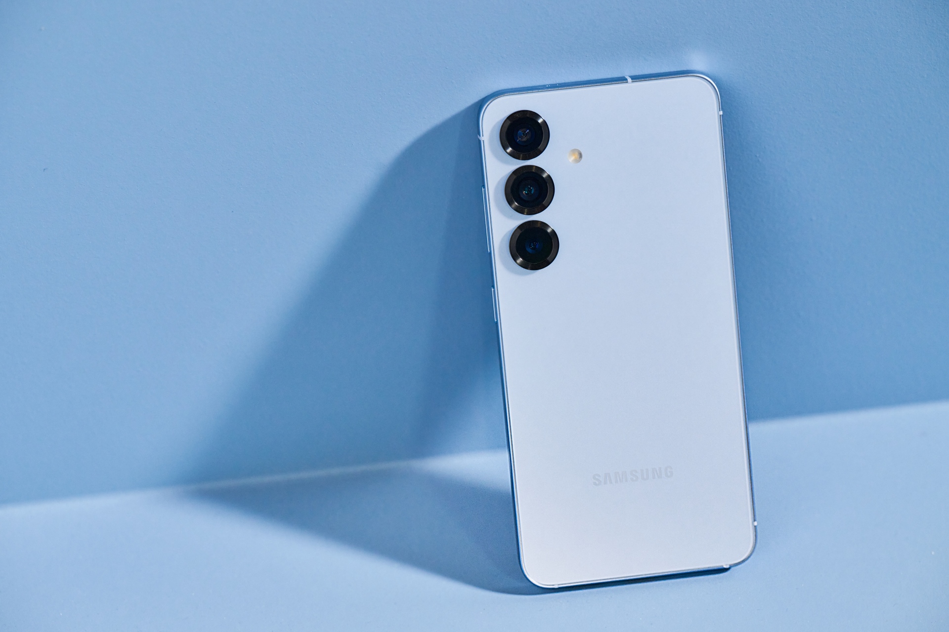 Samsung Galaxy S25+ in Icy Blue colour