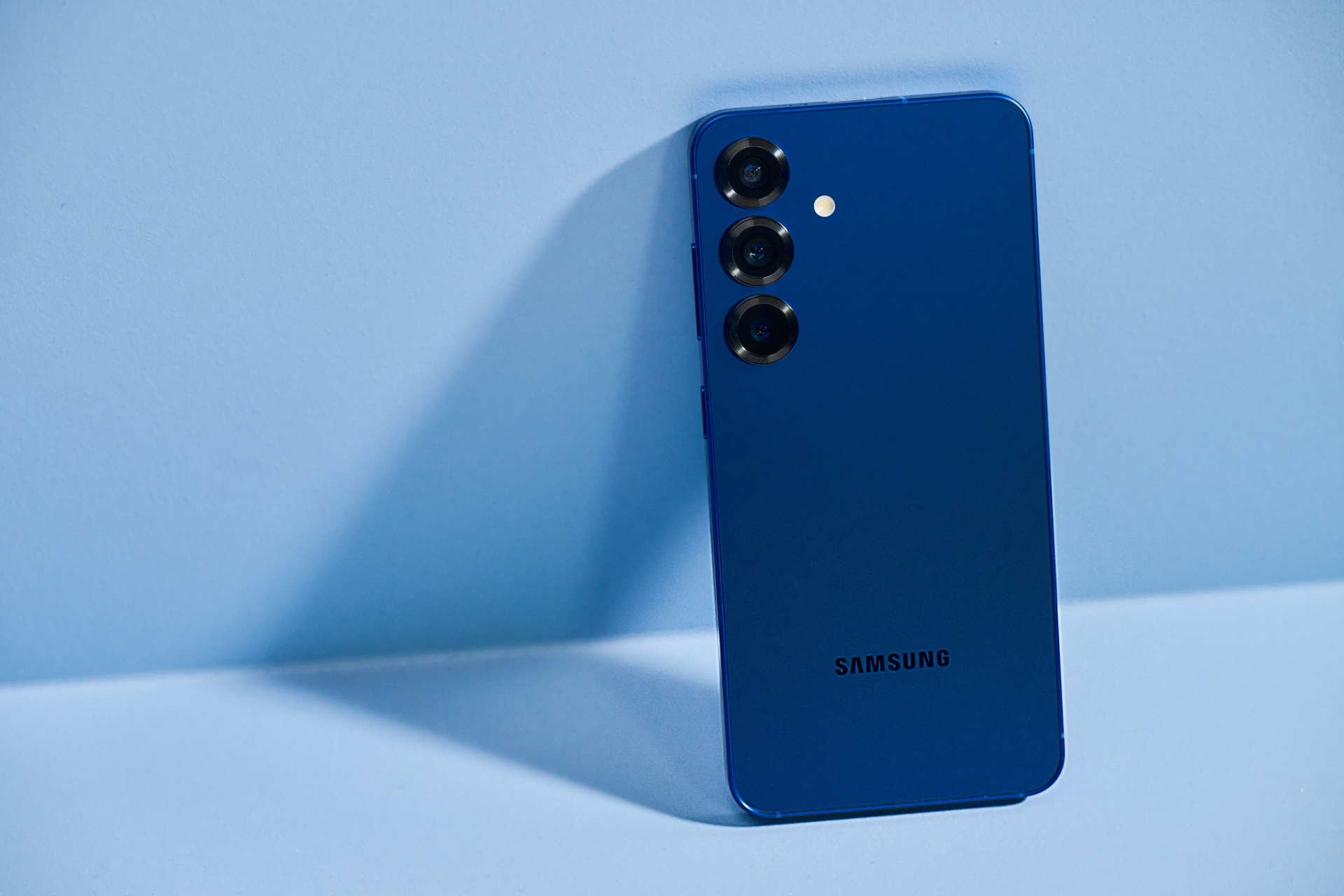 Samsung Galaxy S25+ in Navy colour