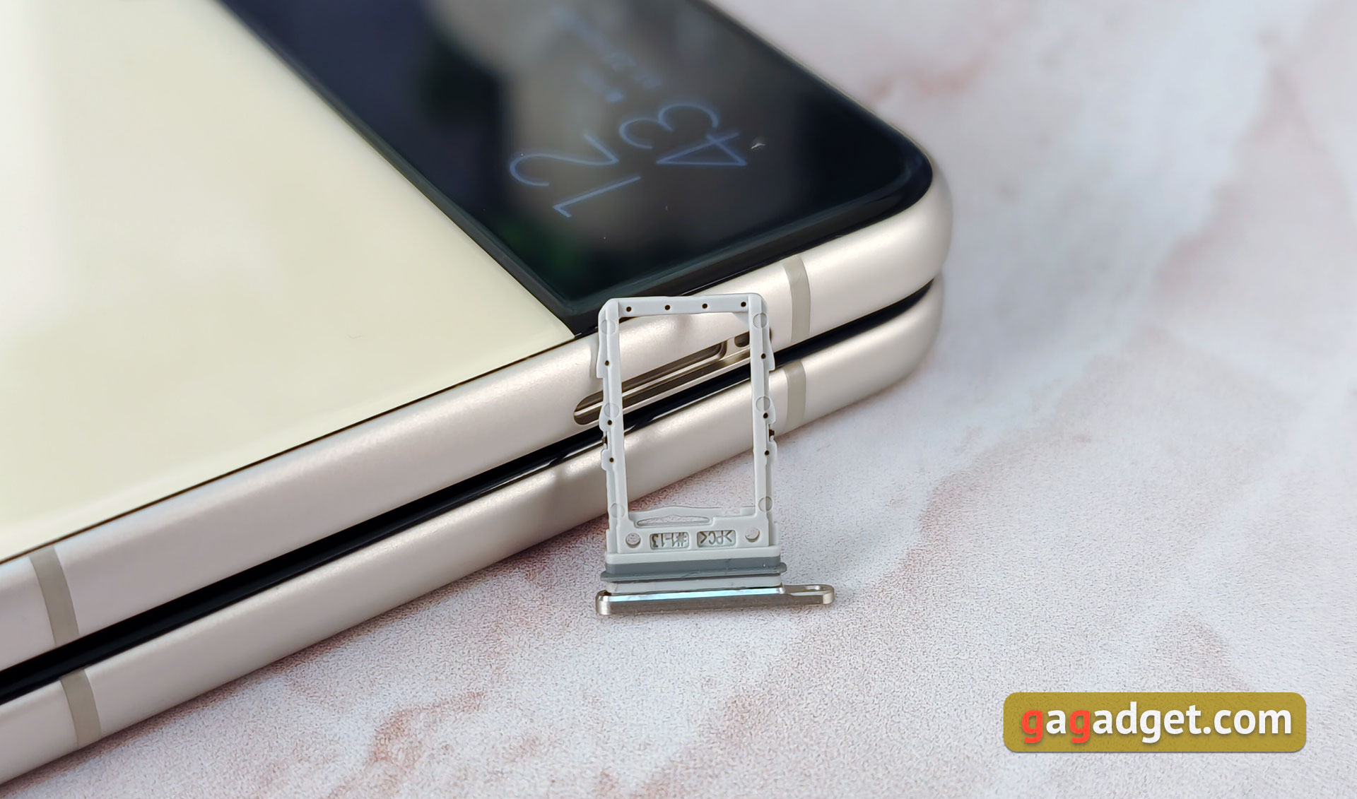 Samsung Galaxy Z Flip3 review: best foldable smartphone of the year-11