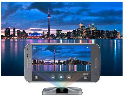 Samsung выпустила смартфон с пикопроектором Galaxy Beam 2-2