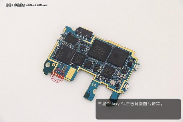 Разборка Samsung Galaxy S4 с двумя SIM-картами для Китая-9