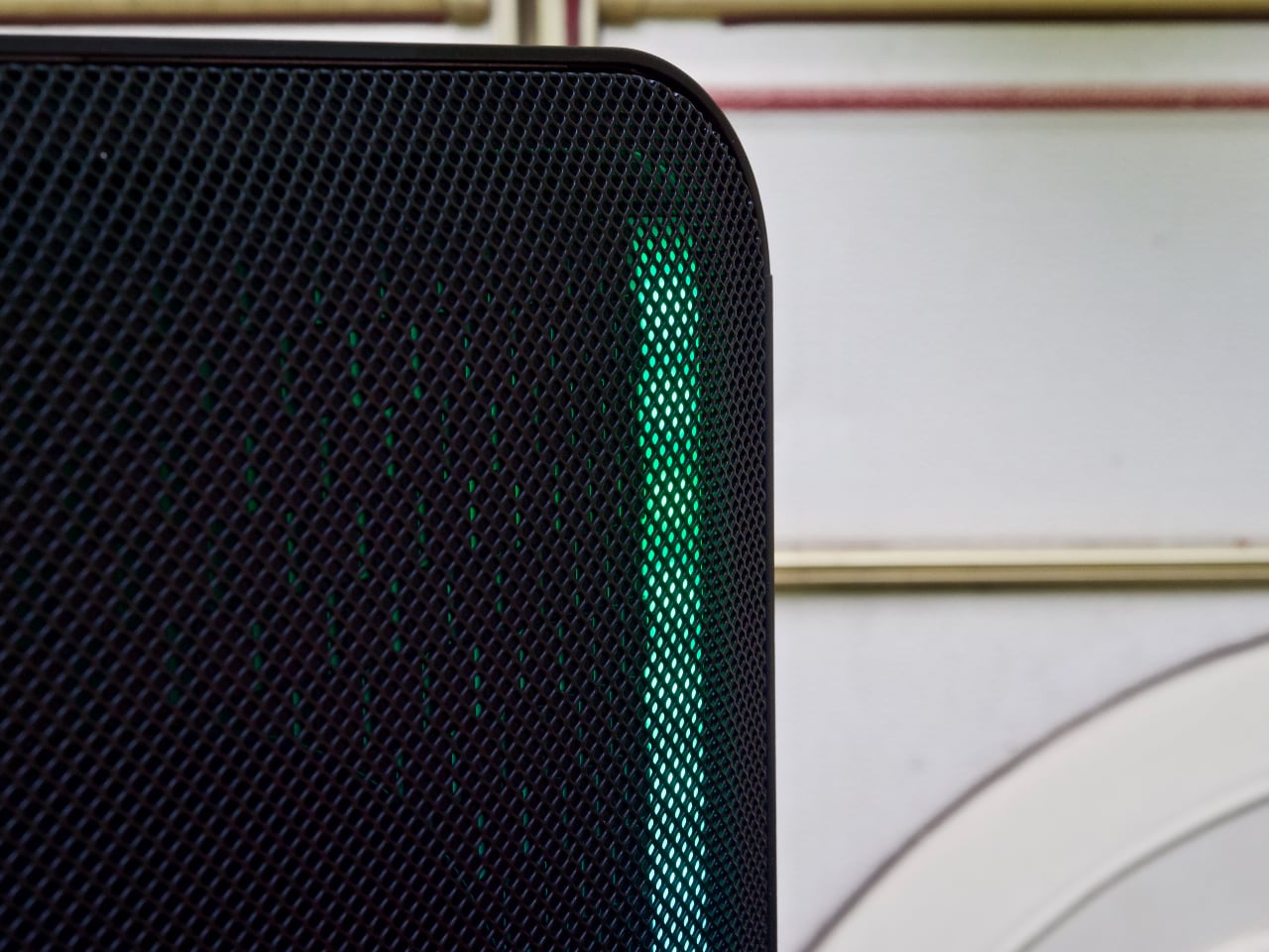 Король вайбу: огляд надпотужної акустичної колонки Samsung Sound Tower MX-ST50B зі вбудованим акумулятором та світлодіодною підсвіткою-6