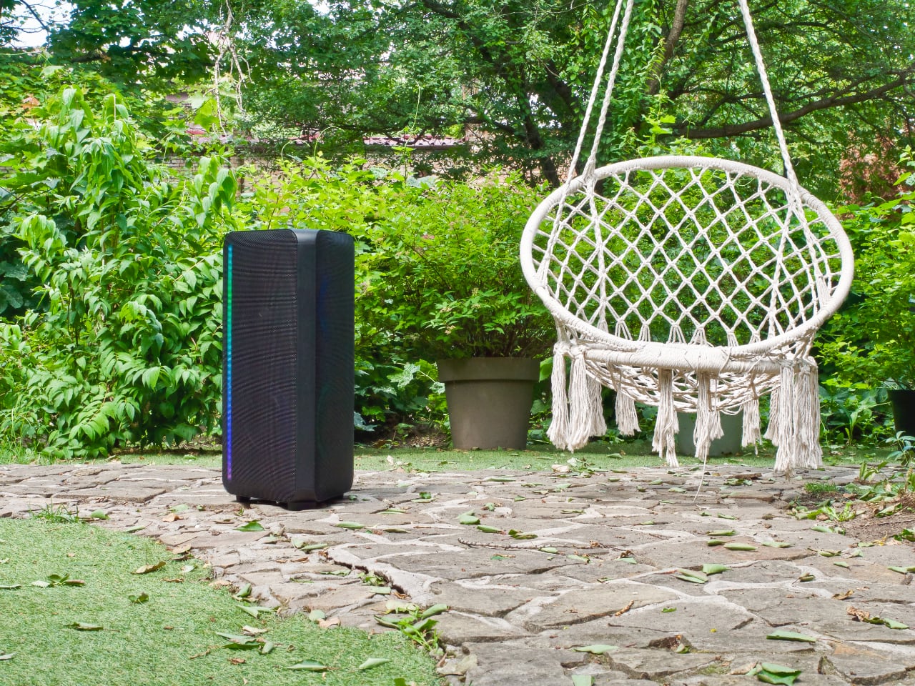 Король вайбу: огляд надпотужної акустичної колонки Samsung Sound Tower MX-ST50B зі вбудованим акумулятором та світлодіодною підсвіткою-51