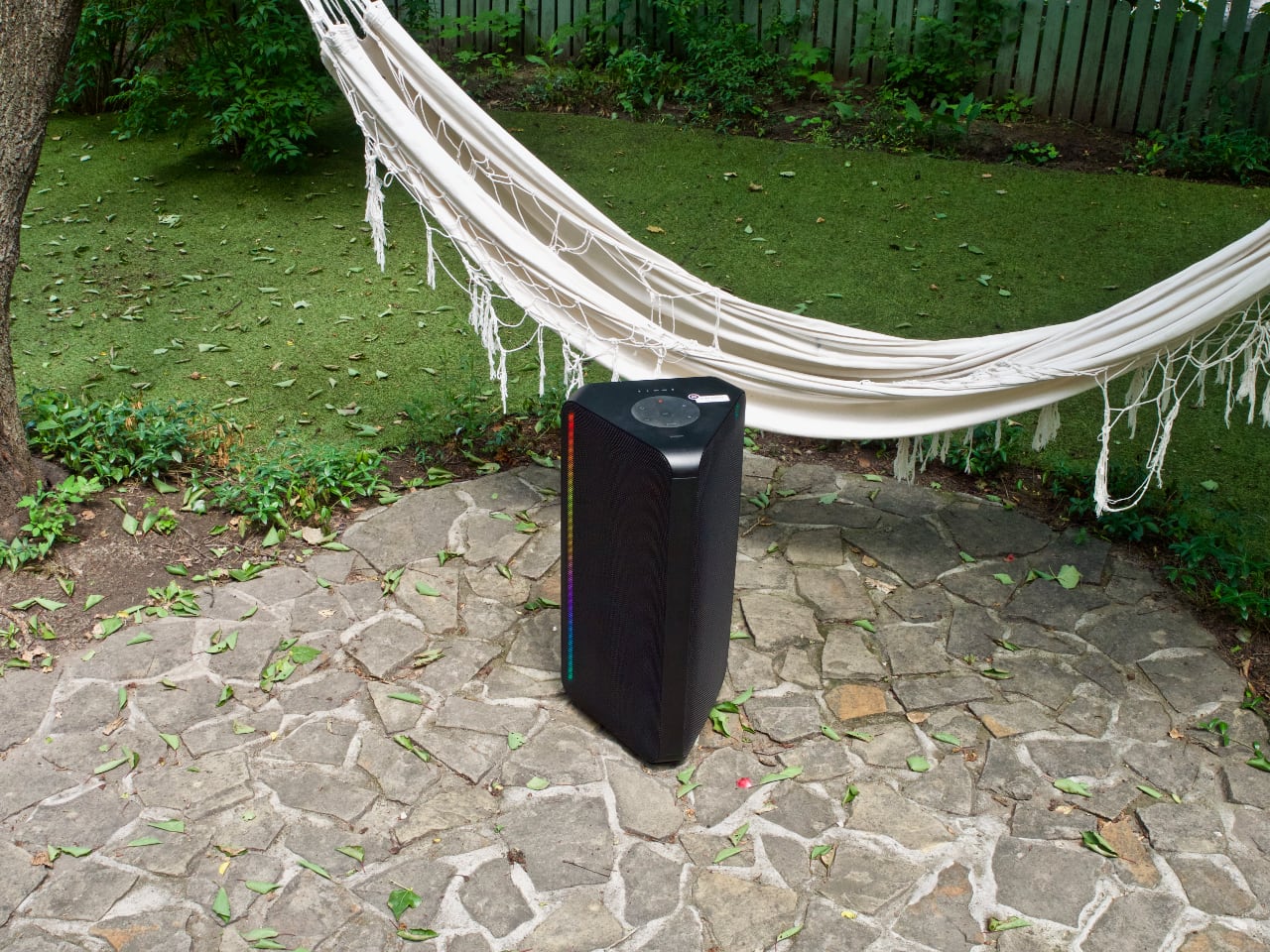 Король вайбу: огляд надпотужної акустичної колонки Samsung Sound Tower MX-ST50B зі вбудованим акумулятором та світлодіодною підсвіткою-52