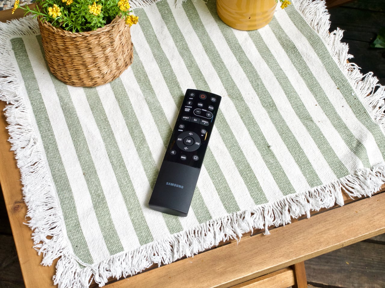 Король вайбу: огляд надпотужної акустичної колонки Samsung Sound Tower MX-ST50B зі вбудованим акумулятором та світлодіодною підсвіткою-36
