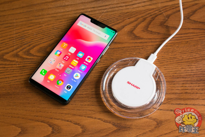 sharp-aquos-s3-premium-sd660-wireless-charging-1.jpg