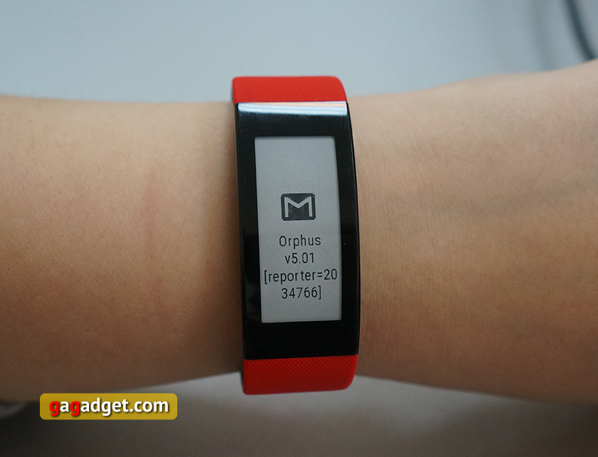 Швец и жнец: обзор Sony SmartBand Talk (SWR30)-3