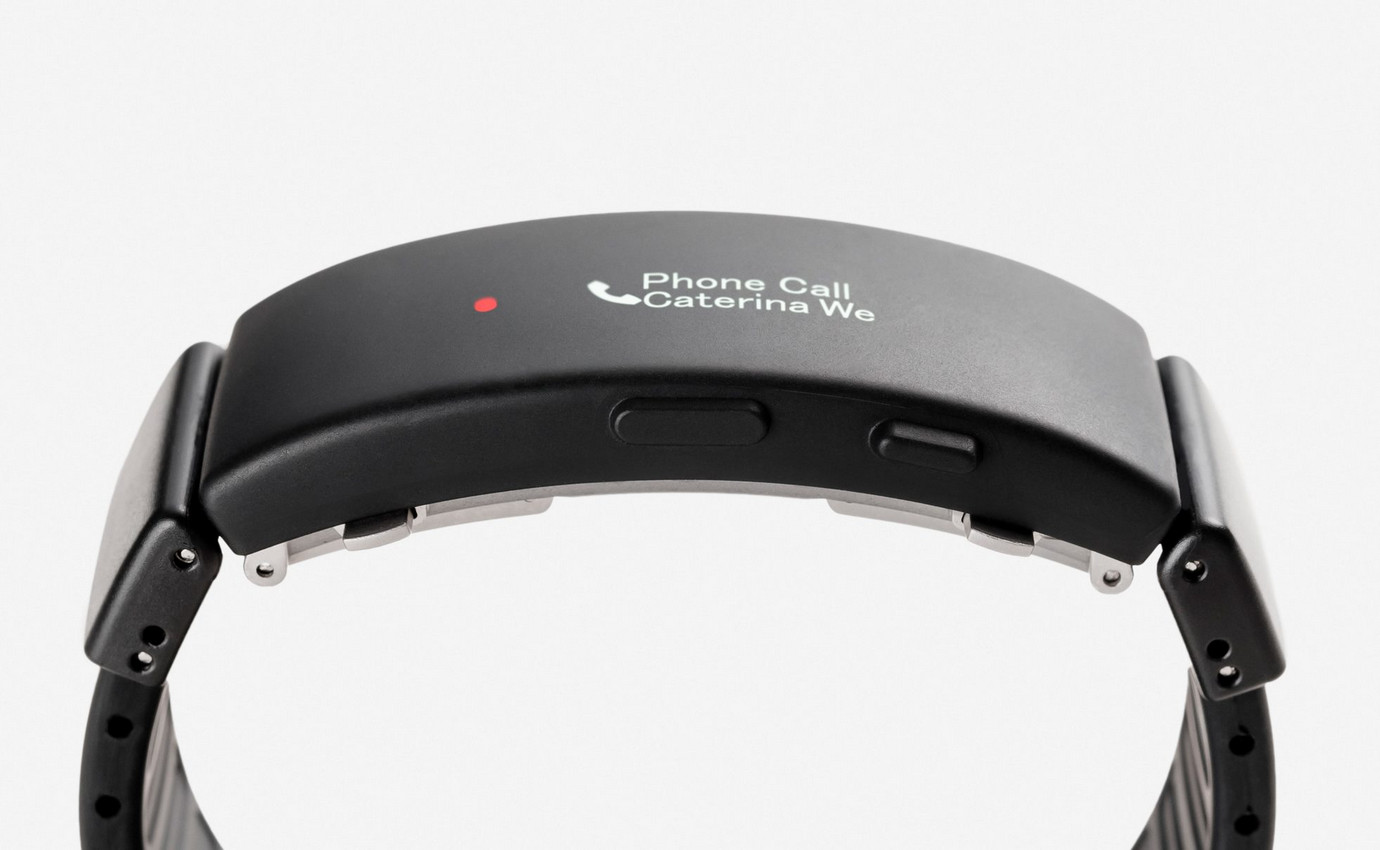 sony-wena-wrist-active-1.jpg