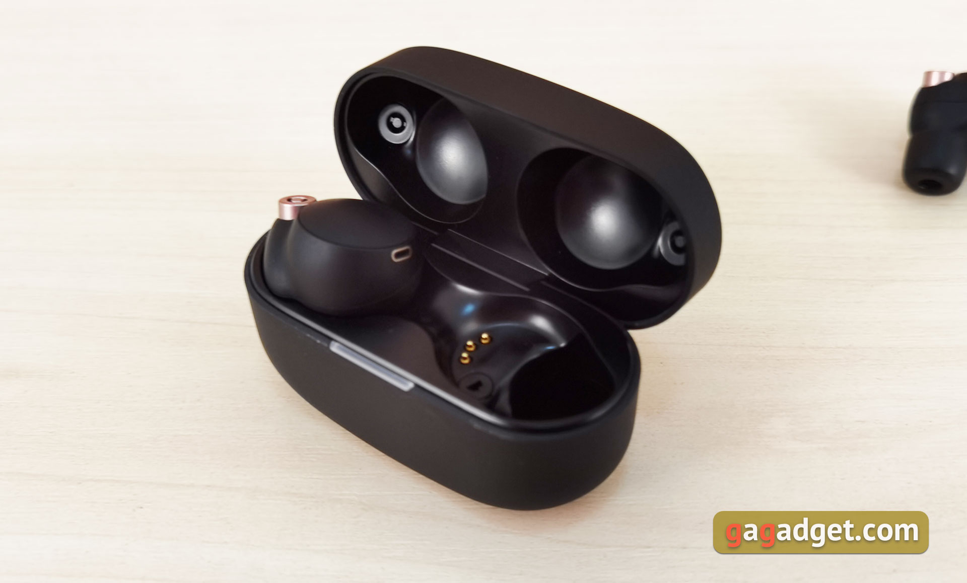 Sony WF-1000XM4 Review: TWS Flagship Earbuds with Best Noise Cancellation-14