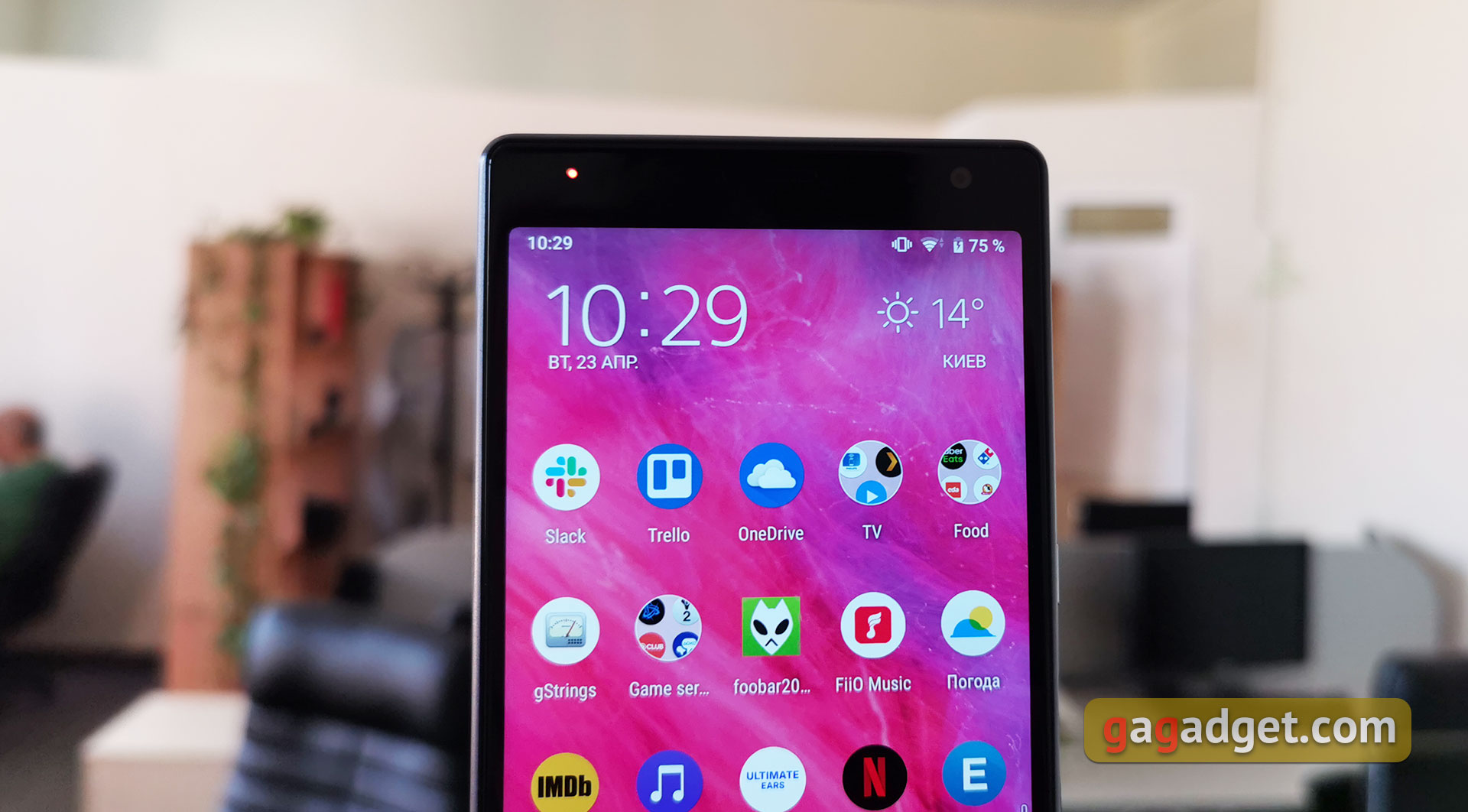 Огляд Sony Xperia 10 Plus: смартфон для улюблених серіалів та соціальних мереж-6