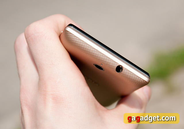 Обзор Sony Xperia E Dual-5