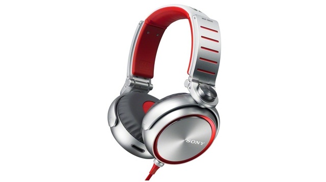 Флагманские наушники Sony MDR-XB920 из алюминия Флагманские наушники Sony MDR-XB920 из алюминия