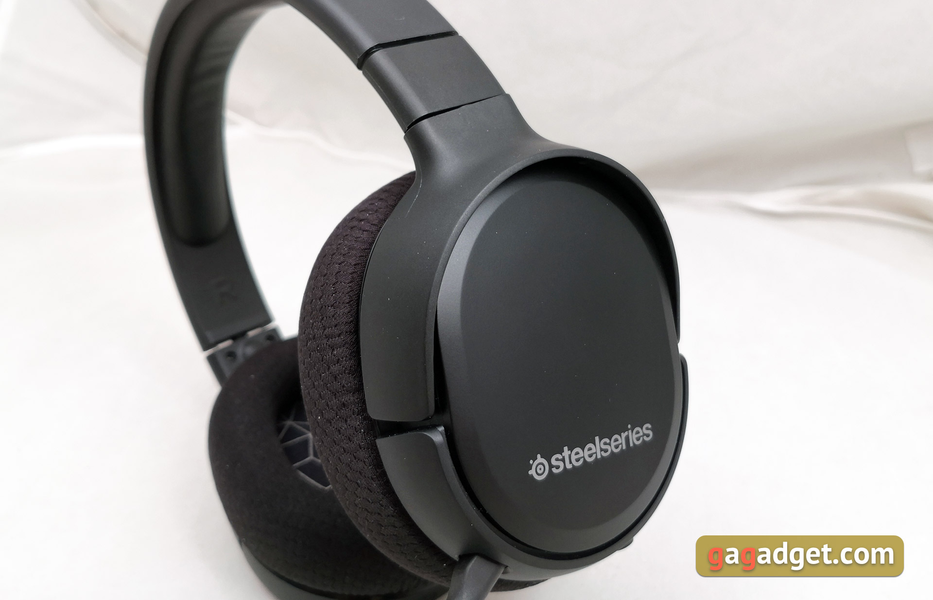 Огляд SteelSeries Arctis 1 Wireless: бездротова ігрова гарнітура для всіх платформ-10