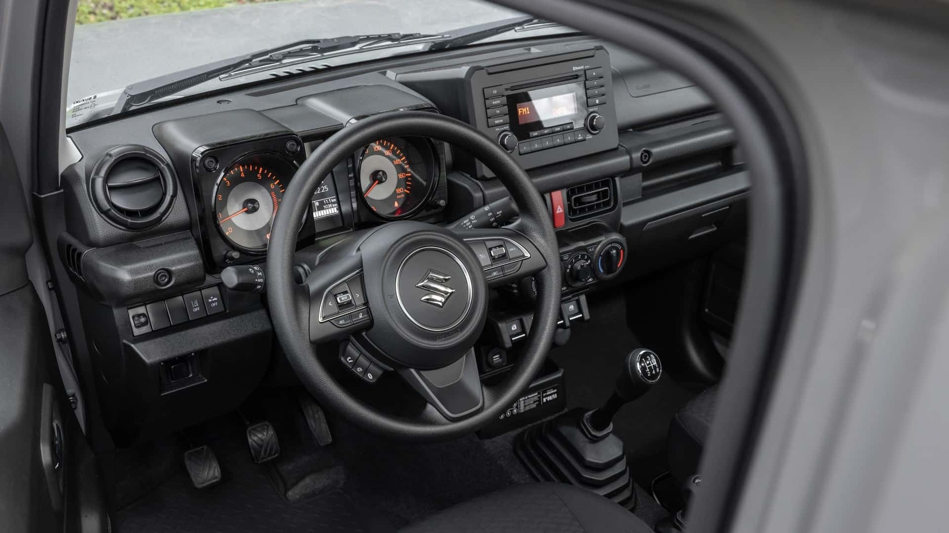 Suzuki Jimny 55ème Anniversaire у Франції - фото 6