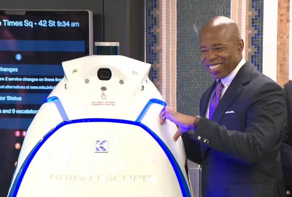 À New York, un robot policier patrouillera dans la station de métro Times Square.