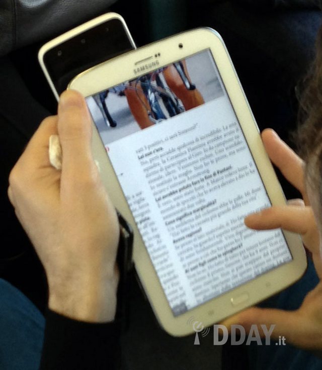 Первые живые фото Samsung Galaxy Note 8.0-4