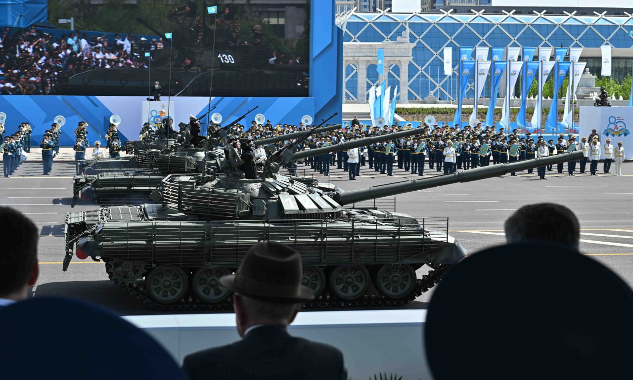 Modernised T-72A tanks. Illustration: Andriy Tarasenko