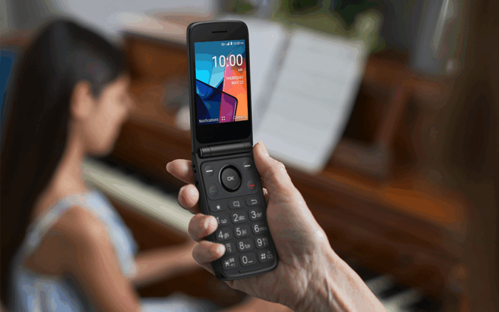 TCL Flip 4 5G push-button flip phone. Illustration: TCL