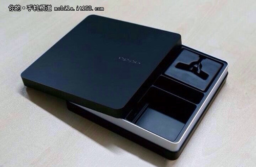 Живые фото смартфона Oppo Find 7 и его упаковки попали в сеть-5
