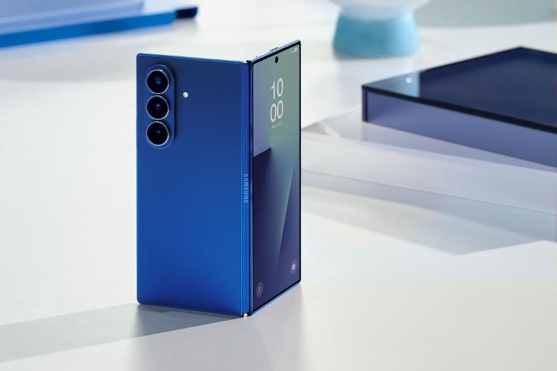 Gallery of Samsung Galaxy Z Fold 7 in blue colour