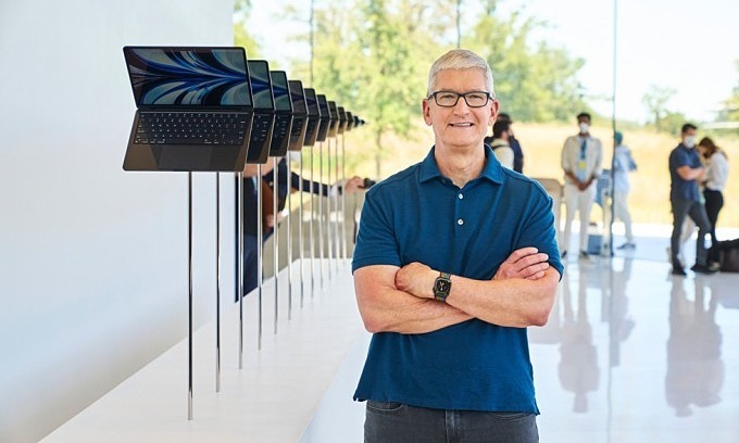 How Tim Cook spends his life