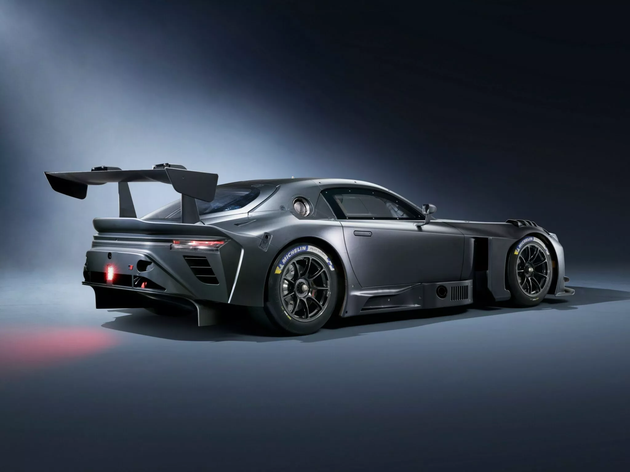 Близький вид деталей Toyota GR GT