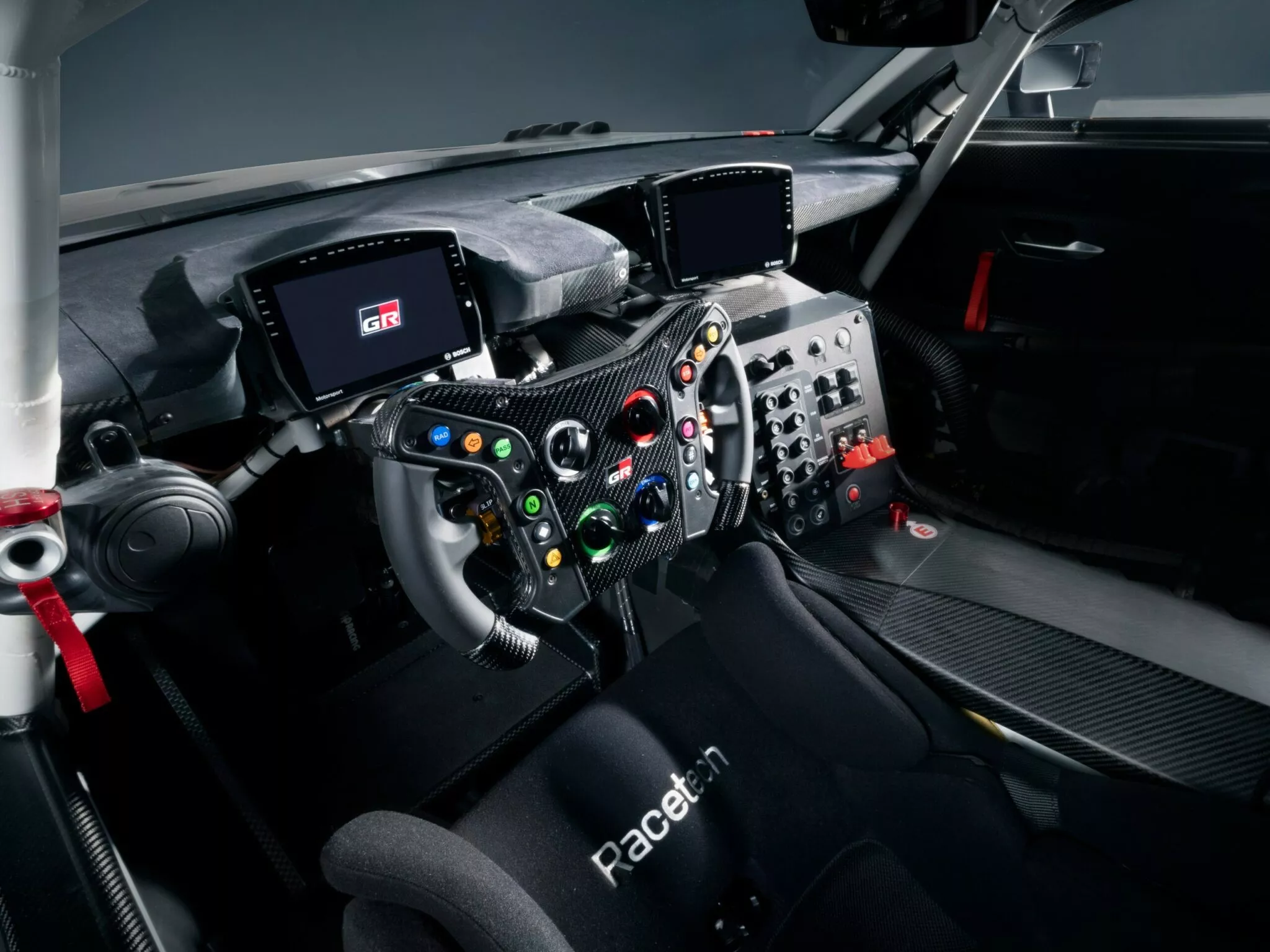 Деталі передньої частини Toyota GR GT