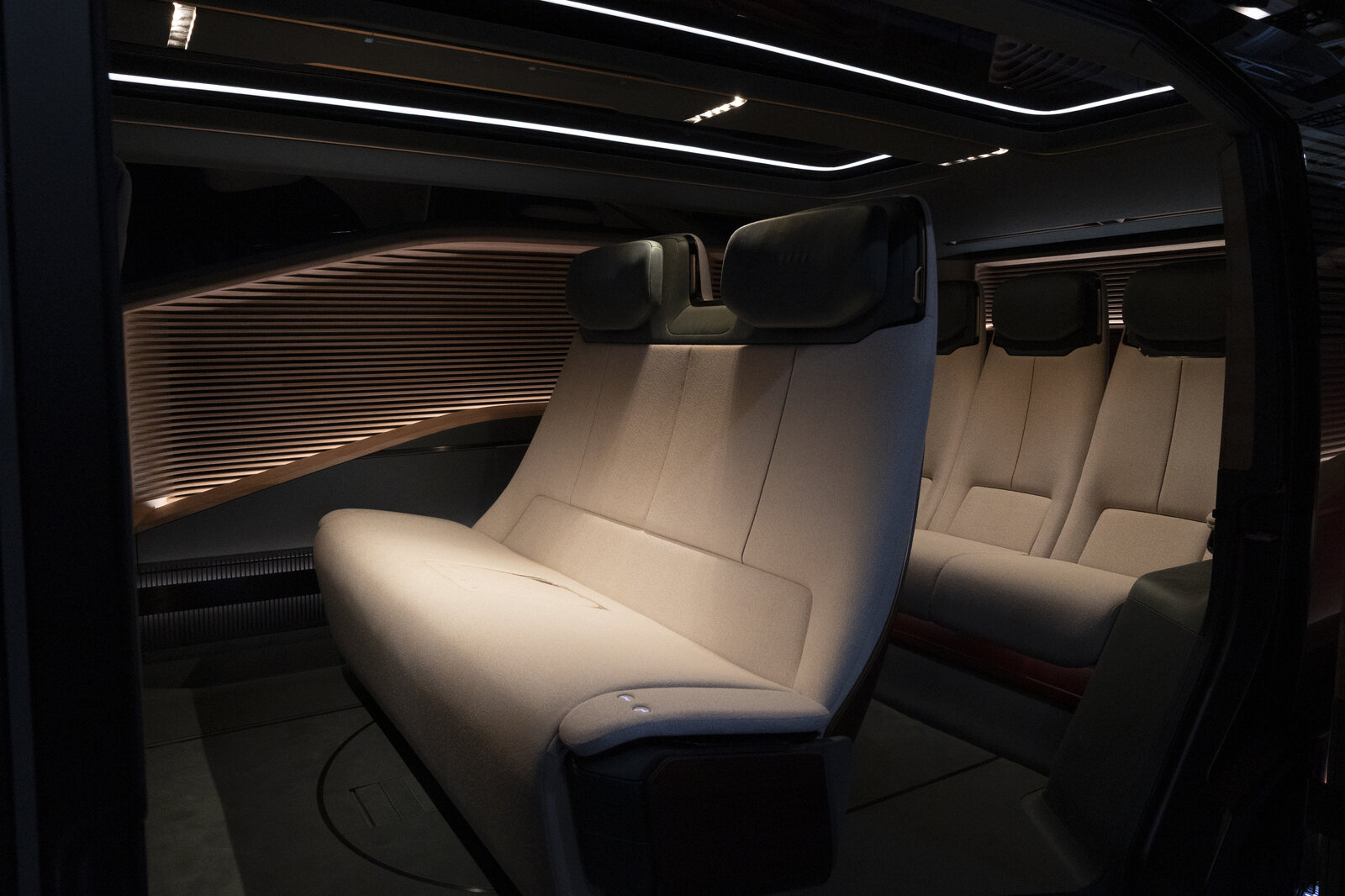 Концепт Lexus LS на виставці