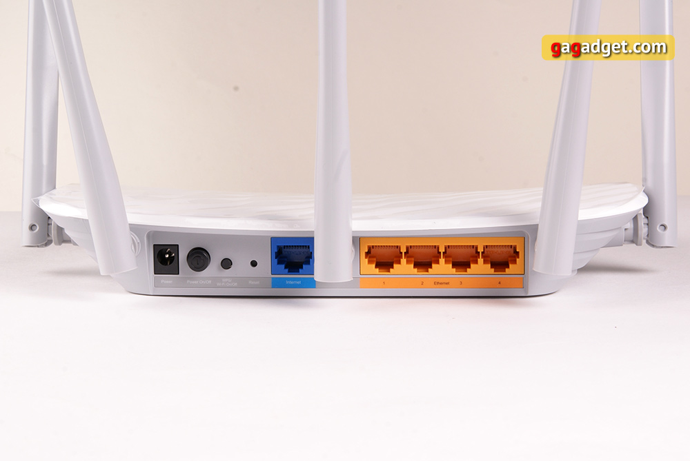 Коммуникационные порты TP-Link Archer C60 Коммуникационные порты TP-Link Archer C60
